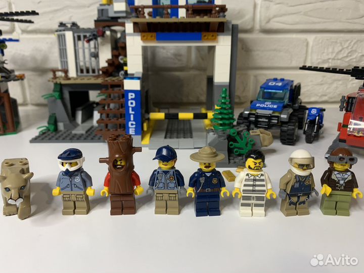 Lego City «Полицейский участок в горах»