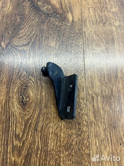 Петля двери багажника задняя левая Volvo Xc90