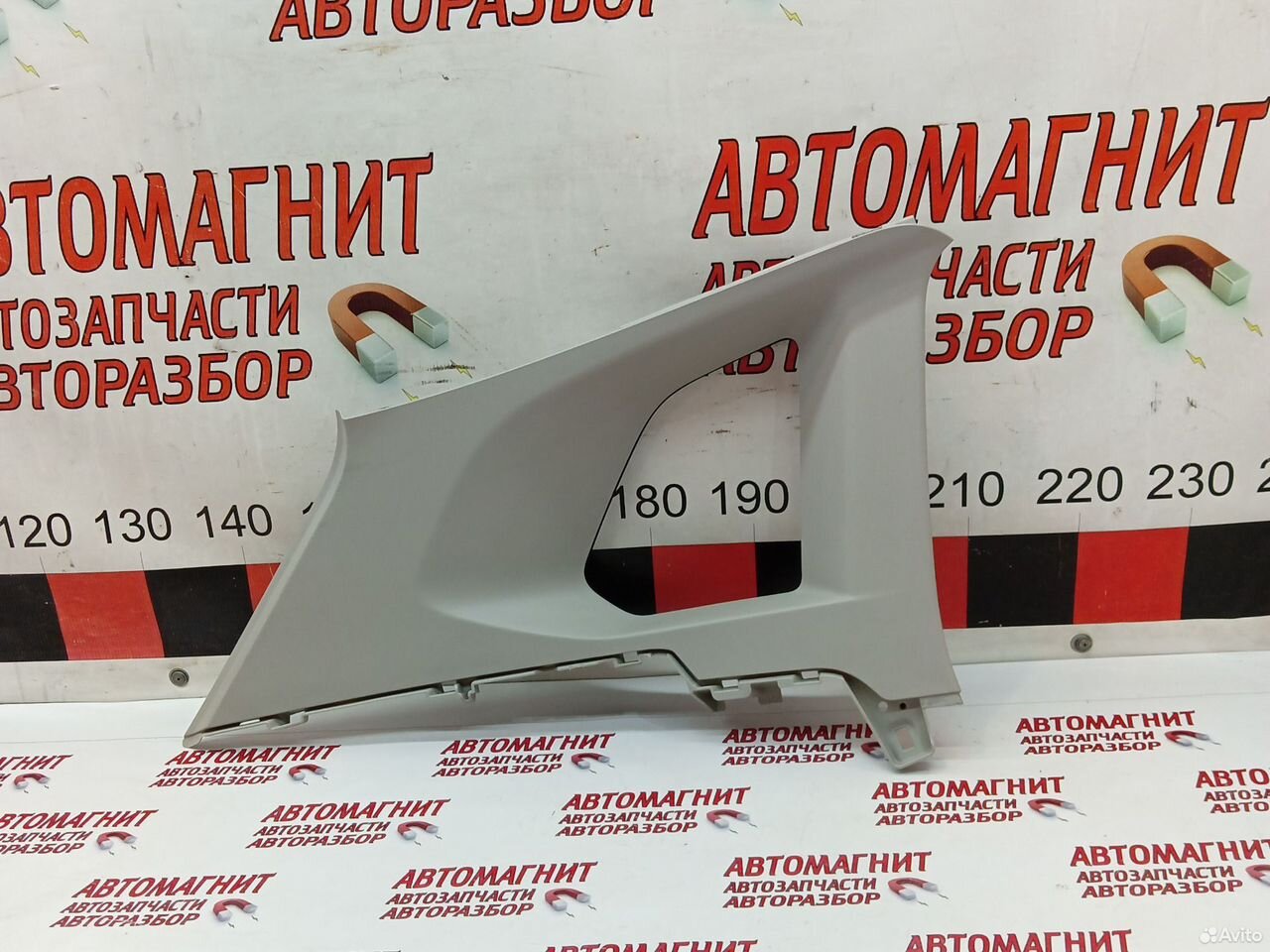 Обшивка задней стойки левая Фольксваген Тигуан 2