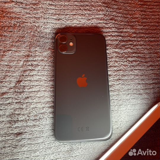 iPhone 11, 64 ГБ
