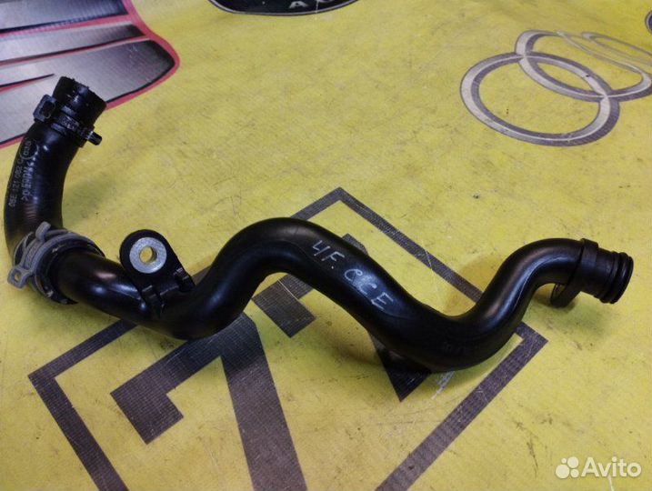 Патрубок системы охлаждения Audi A6 универсал 2.8