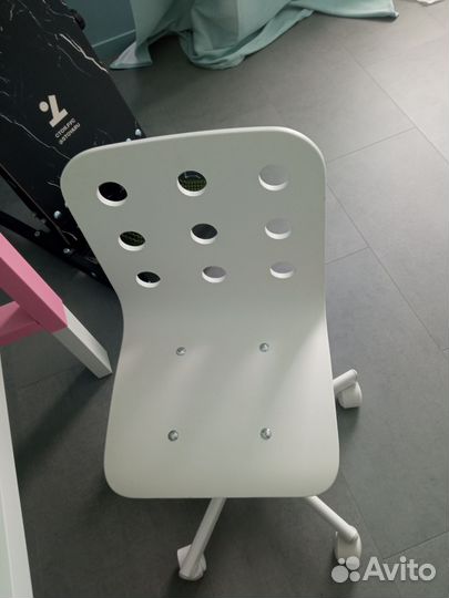 Стол детский со стулом. Новые