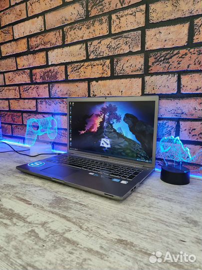 Игровой 17,3д Samsung i7 4Gb Видео 12 озу SSD