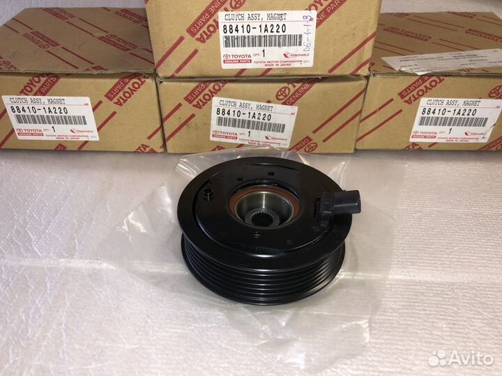 Муфта кондиционера toyota Corolla E120 884101A220