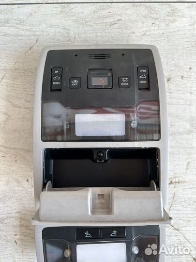 Lexus RX4 Плафон