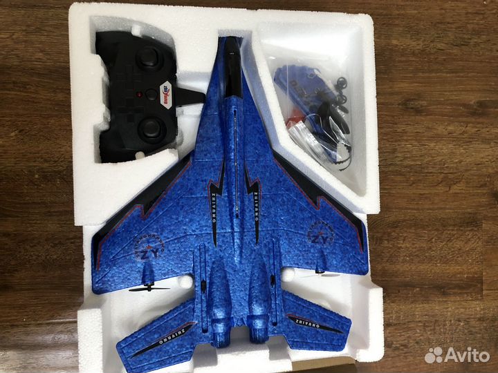 Радиоуправляемый самолет