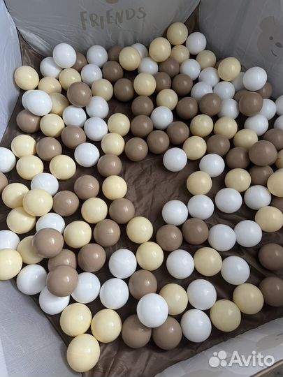 Сухой бассейн с шариками