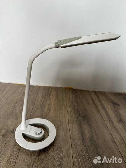 Лампа настольная