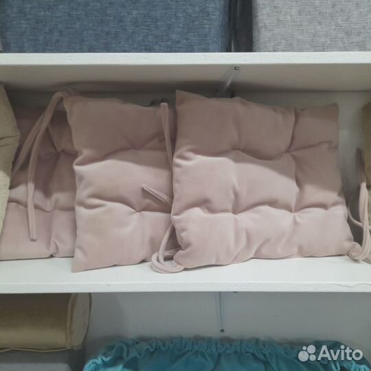 Подушки на стулья новые