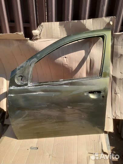 Дверь передняя левая renault duster