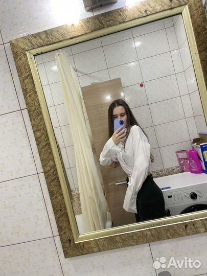 Атласная блузка белая