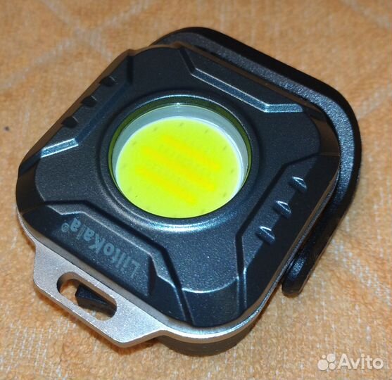 Строительный аккумуляторный фонарик