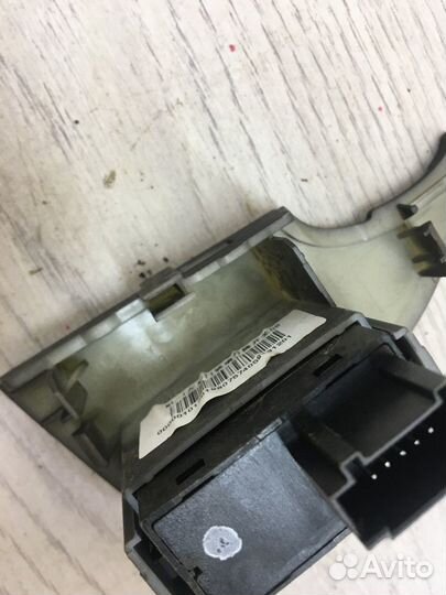 Кнопка стеклоподъемника Geely emgrand X7 Лев