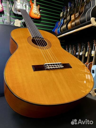 Yamaha CG142C классическая гитара (новая)