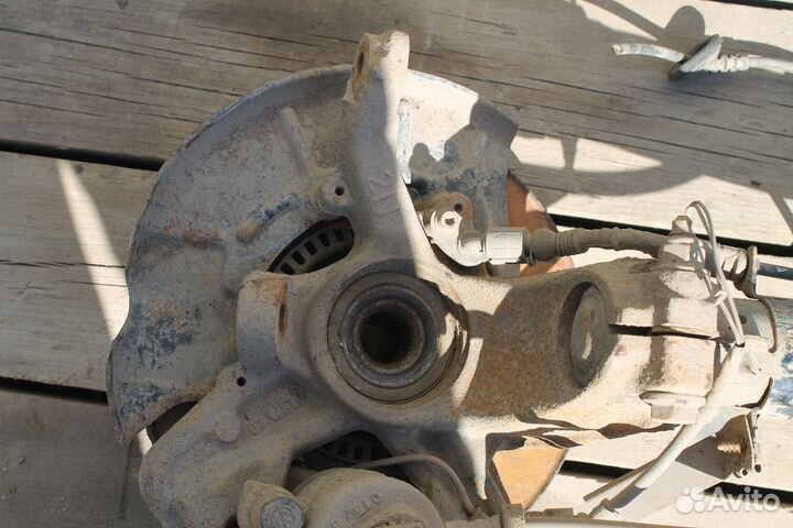 Skoda Octavia Tour кулак поворотный правый