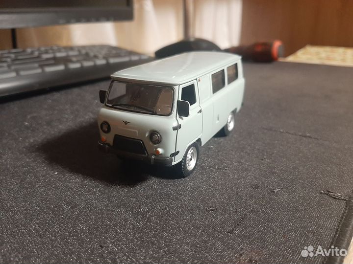 УАЗ 452 буханка 1:43 китай