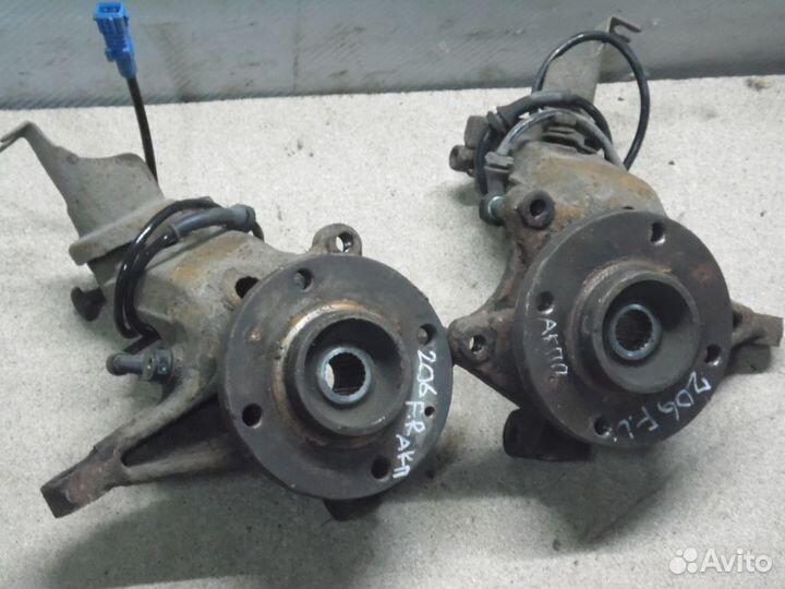 Кулак поворотный передний пежо 206