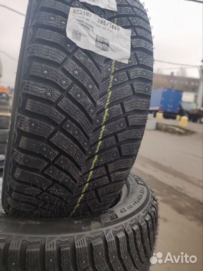 Michelin X-Ice North 4 255/45 R19 104H