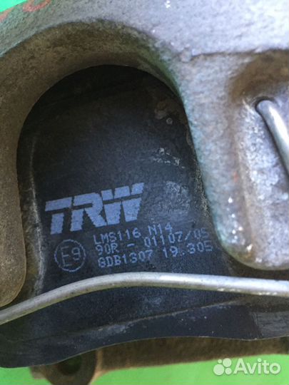 Суппорт тормозной перед правый Skoda Superb 2001-0