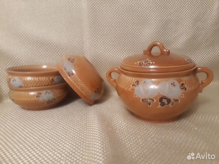 Посуда старая,супница и 3миски