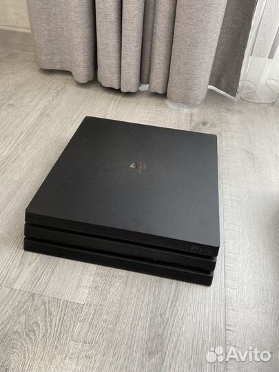 Sony PS4 pro + 2 геймпада