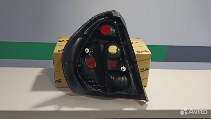 Фонарь задний правый Renault Clio II/Symbol