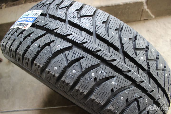 Bridgestone Ice Cruiser 7000 285/60 R18 116T
