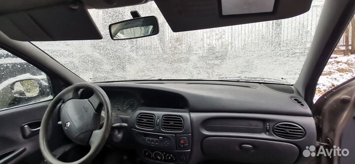 Салон Меган 1