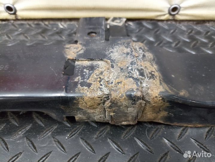 22006696 Кронштейн воздушных трубок