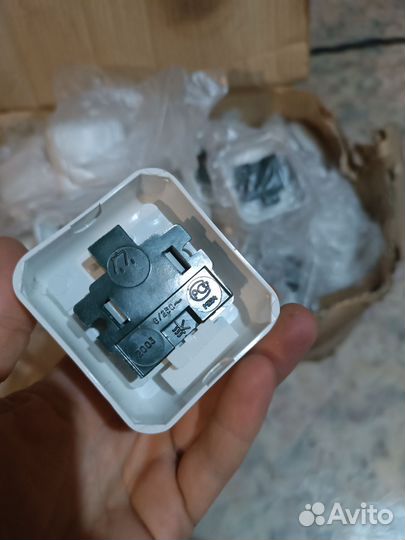 Выключатель накладной 2 кл. с индикацией