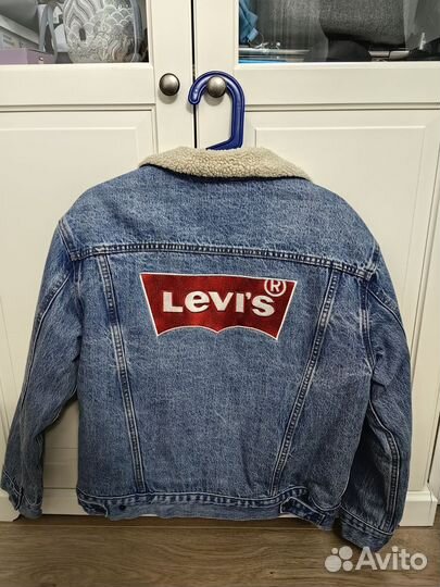 Джинсовая куртка с мехом levis