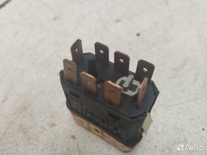 Кнопка аварийной сигнализации