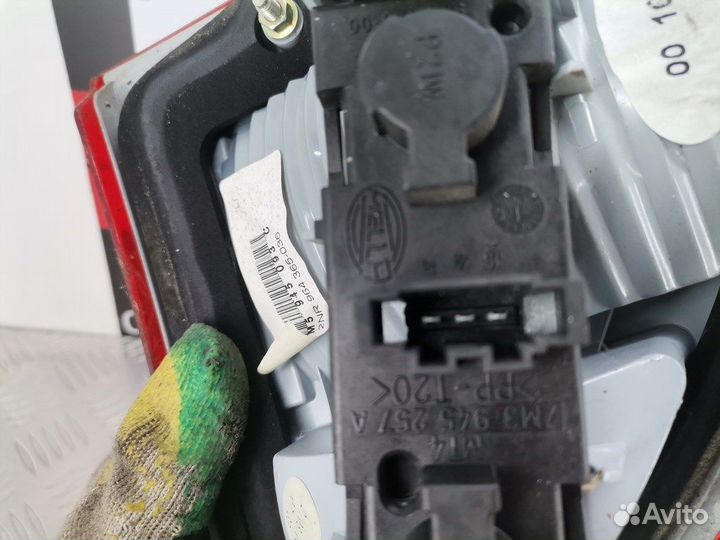 Фонарь багажника для Ford Galaxy 1 1382586