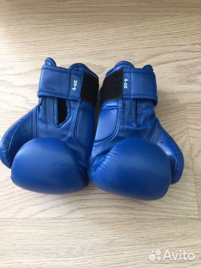 Боксерские перчатки