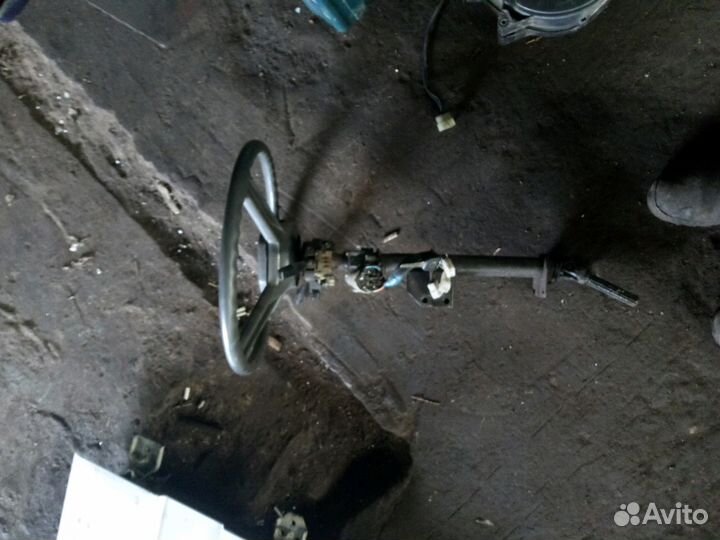 Запчасти от кабины Mazda Titan