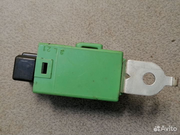 Блок управления дверьми Mazda 626 GE (1992-1997)