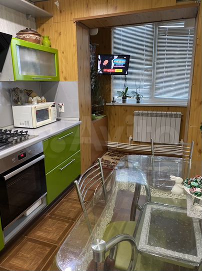 2-к. квартира, 50 м², 3/3 эт.