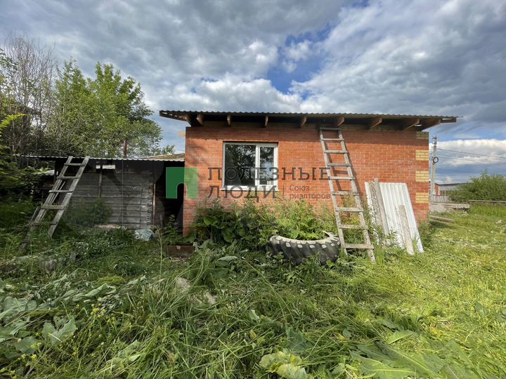Дом 40 м² на участке 8 сот.