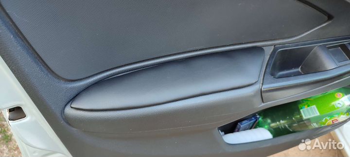 Подлокотники на двери Веста