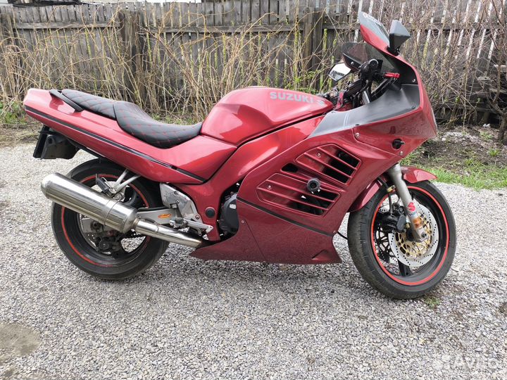 Suzuki RF400