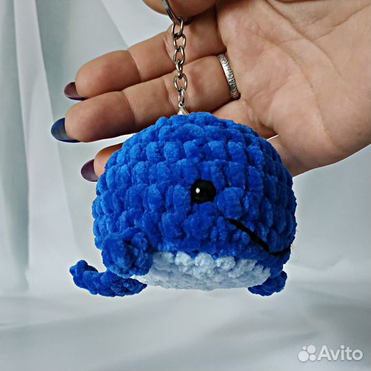 Вязаная игрушка брелок трансформер 