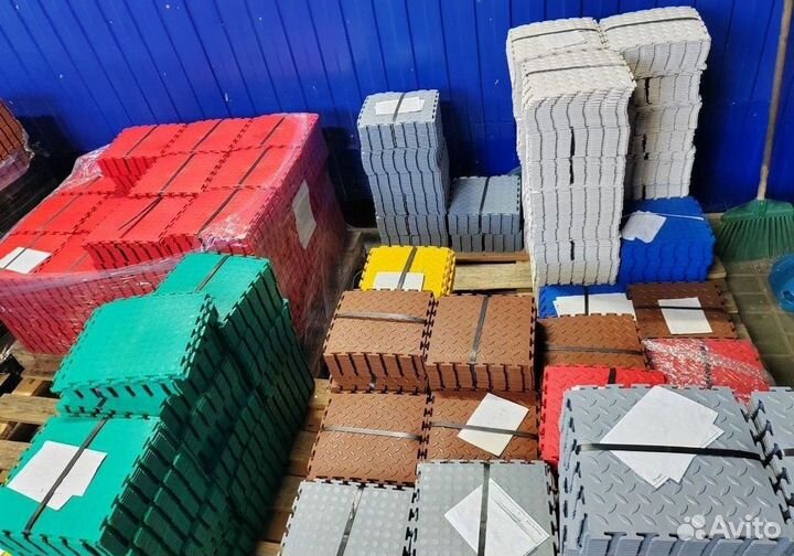 Модульная пвх плитка в автосервис / сто