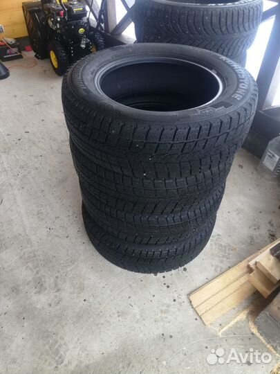 Roadstone Winguard Ice 225/65 R17