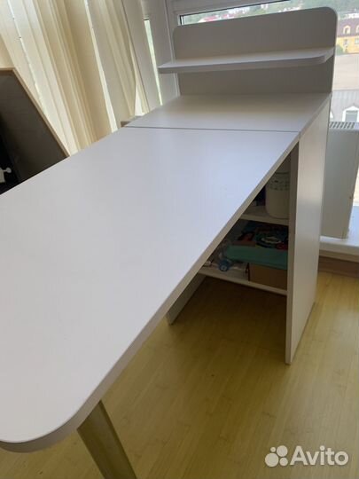 Маникюрный стол складной