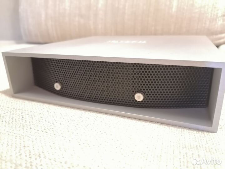 M2tech Young (red lamp)