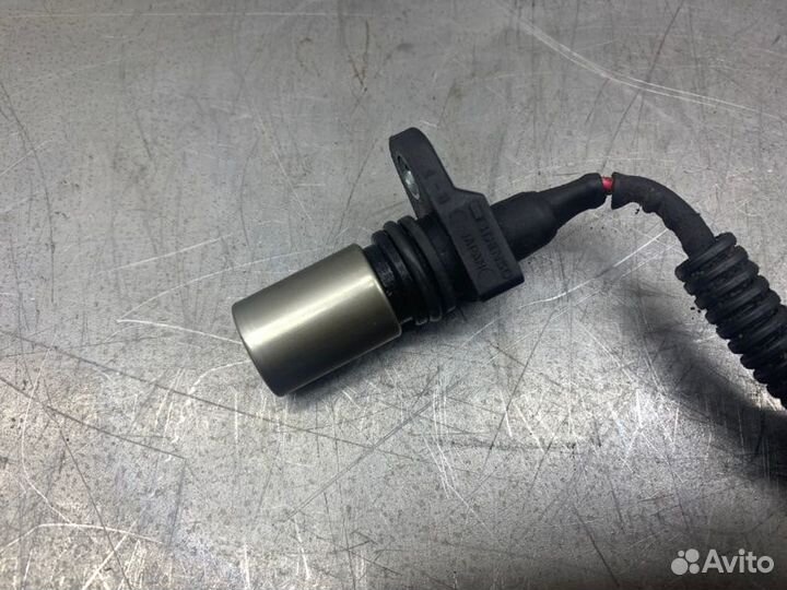 Датчик коленвала Toyota Avensis универсал 1adftv