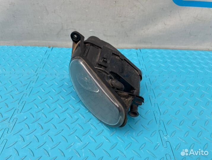 Фара противотуманная передняя правая Audi Q7 4LB