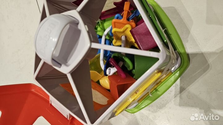 Chicco Логическая игрушка сортер домик с ключиками