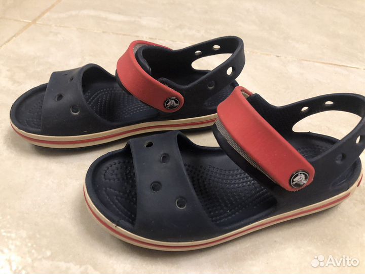 Сандалии crocs