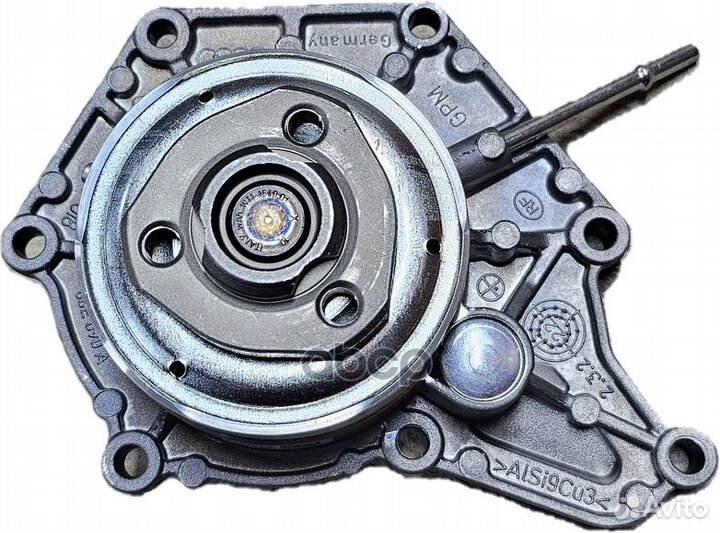 Насос ож со штуцером вакуумной магистрал 06E121